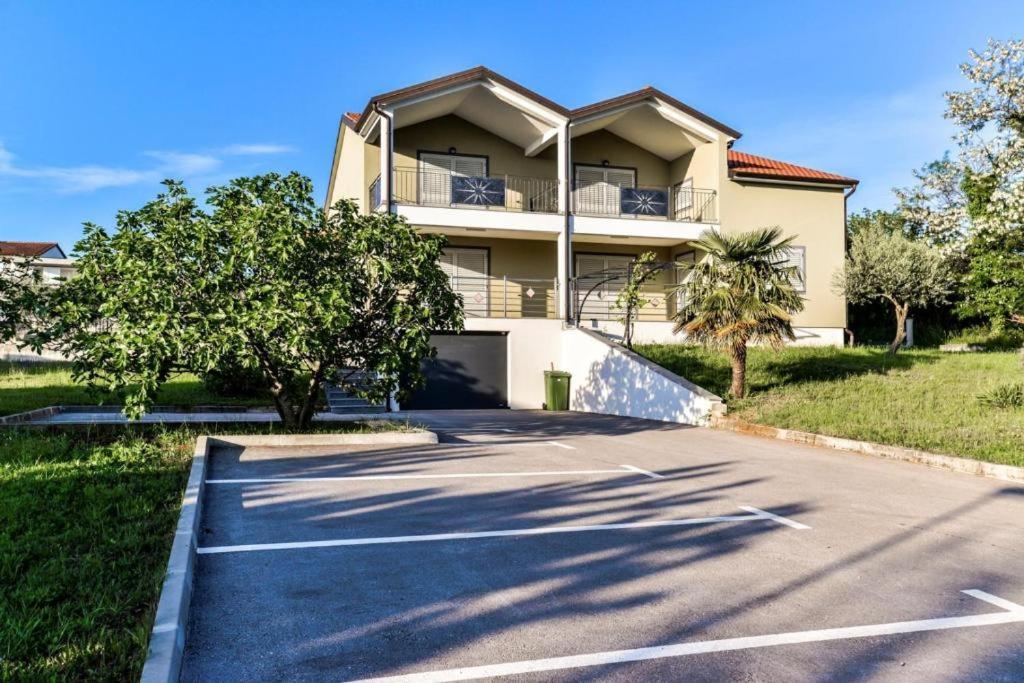 Apartments Lia-Jolie Umago Esterno foto